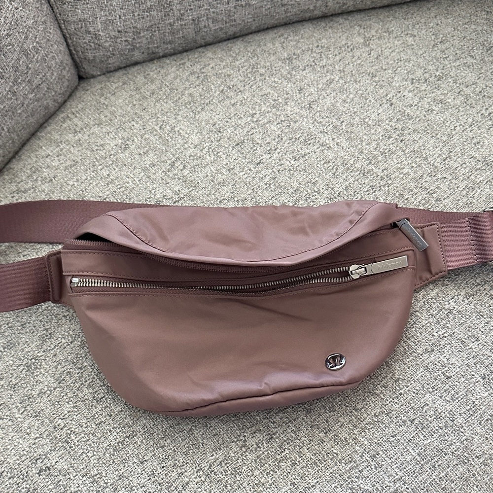 Lululemon Athletica Mauve Belt Bag